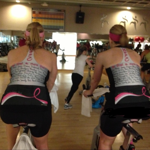 This item can be found in the @karmaco closet now. - Picture 7 of 8